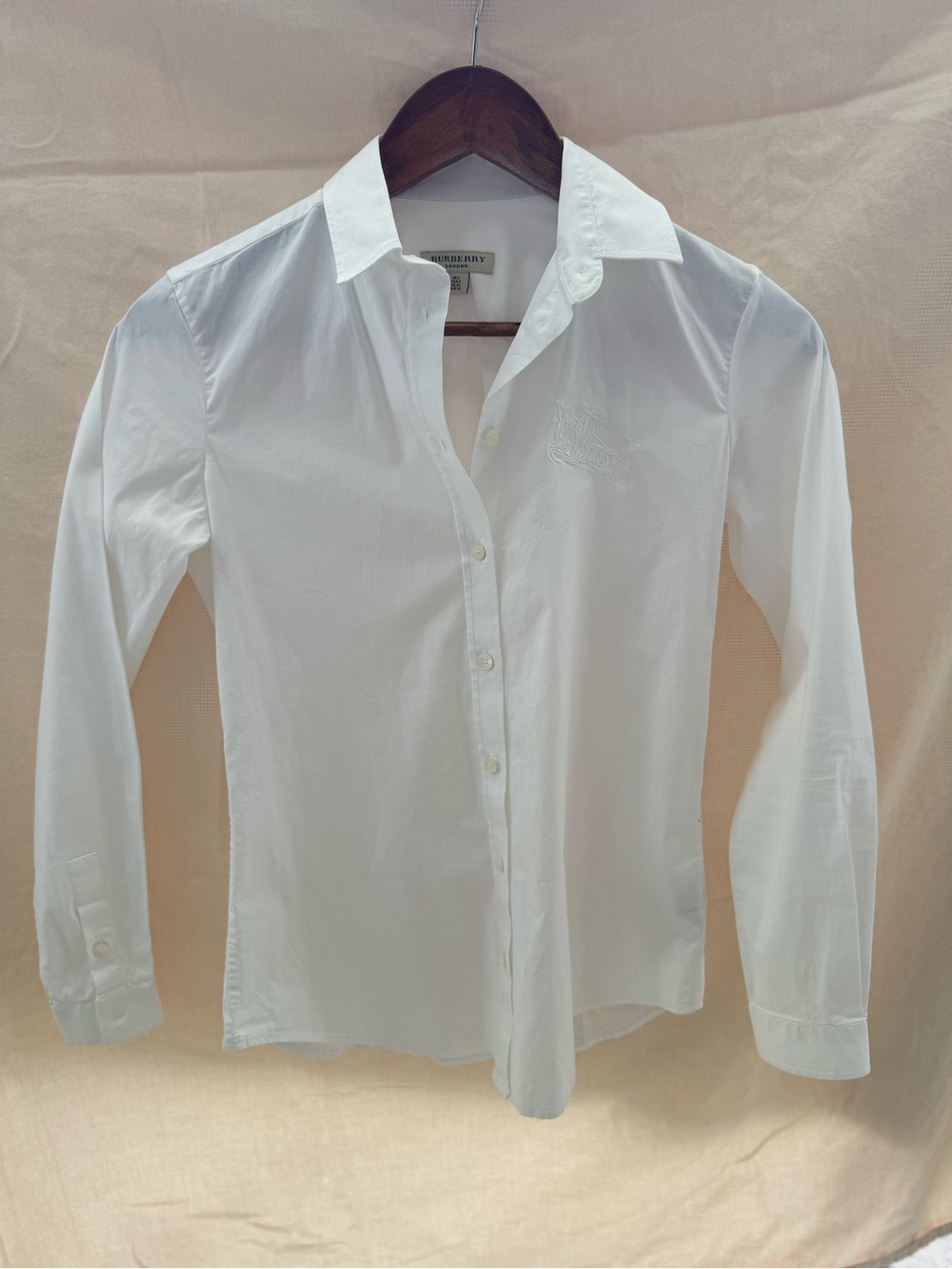Women’s Burberry White Cotton Long-Sleeve Button-Down Shirt - Picture 4 of 16